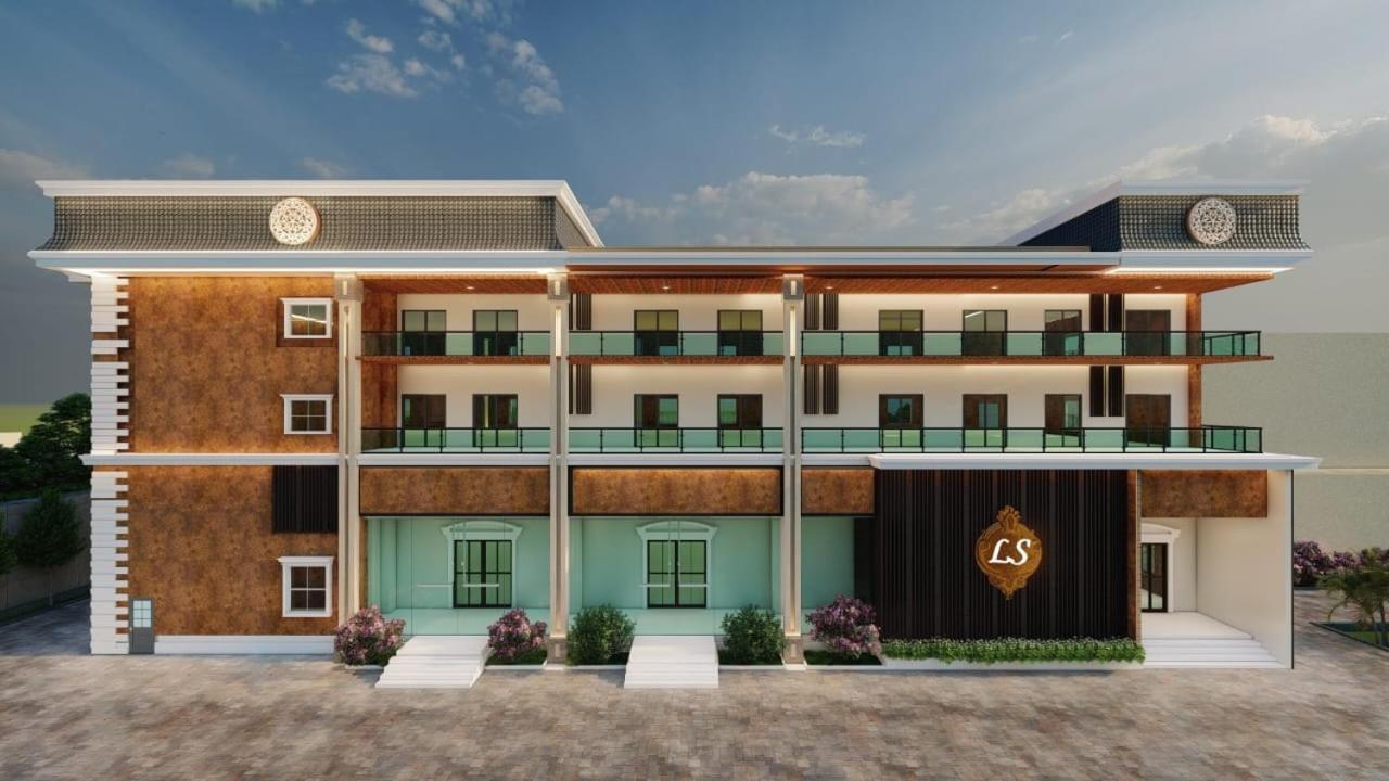 Lamba Celebrations Hotel Нагпур Екстериор снимка